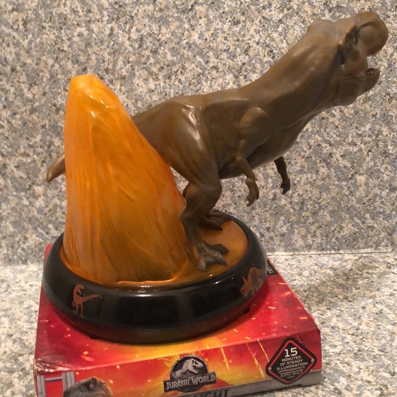 Jurassic World Night Light!!!  Automatic shut-off!!!  NEW!!!! - Picture 3 of 5